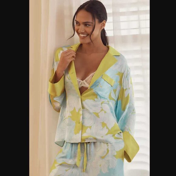 New S TOP ONLYAnthropologie The LyreBird silky oversized pajama shirt